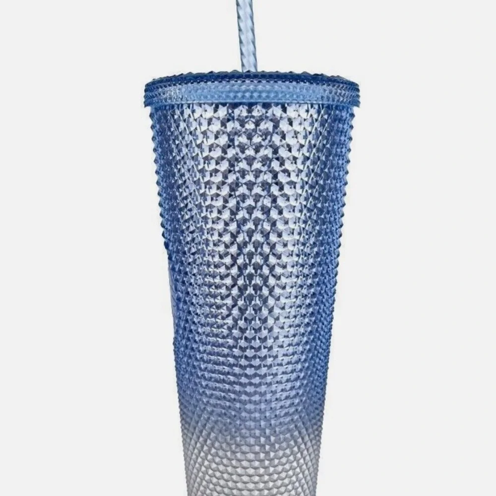 Starbucks Holiday 2023 Icy Blue Silver Venti Studded Cold Cup Ombre Icicle